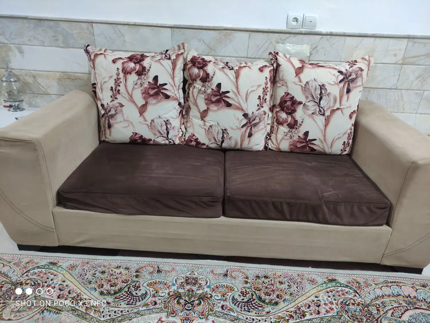 مبل راحتی|مبلمان خانگی و میز عسلی|قم, چهل درخت|دیوار