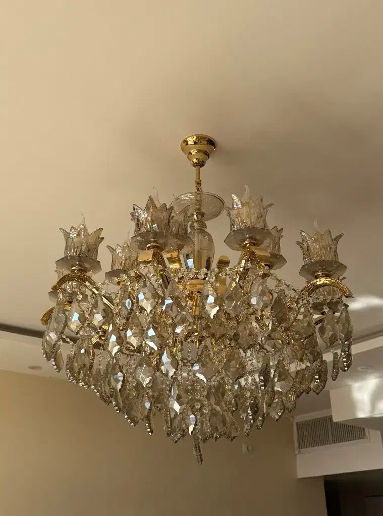 لوستر با ابکاری طلا|لوستر و چراغ آویز|شاهین‌شهر, شهرک هشت بهشت|دیوار