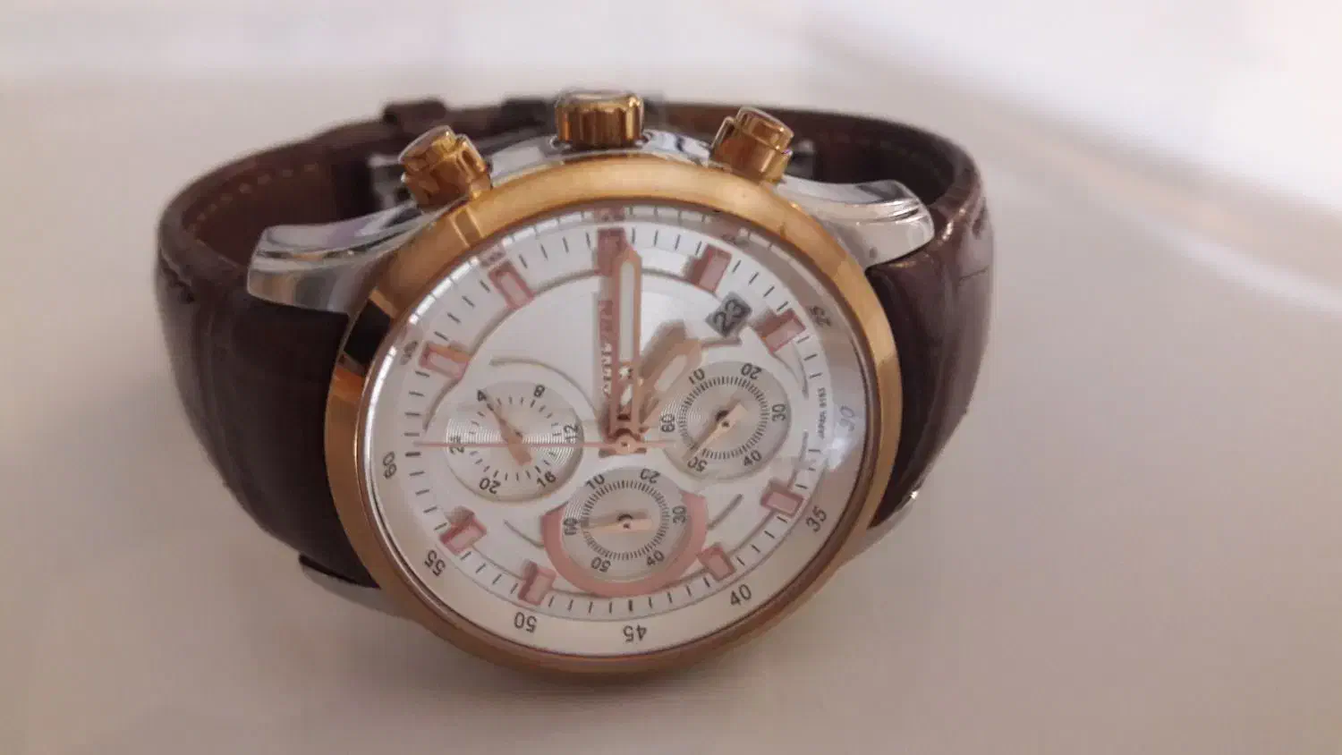 ساعت|ساعت|صدرا-فارس, فاز ۱|دیوار