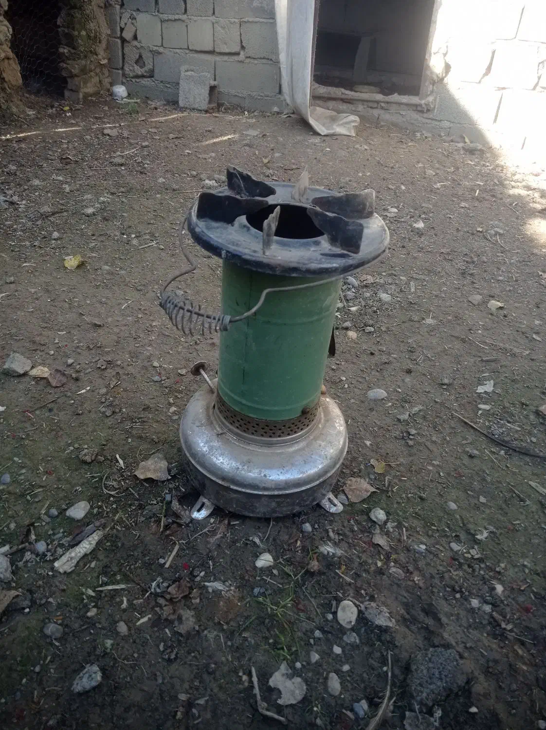 چراغ نفتی خوراک پزی والور قدیمی آنتیک عتیقه در حد|کلکسیون اشیاء عتیقه|گرگان, |دیوار