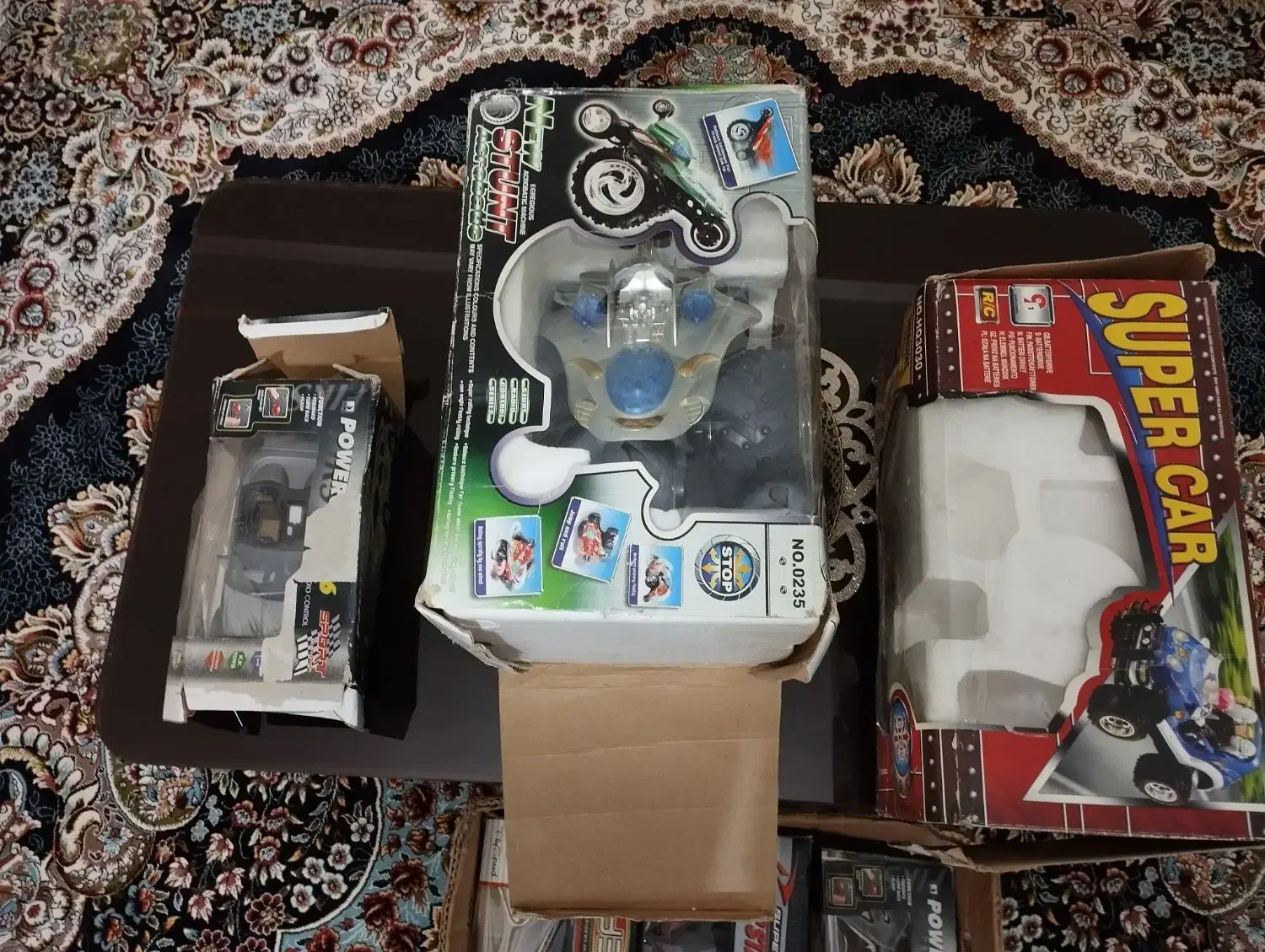 ماشین کنترلی درحدنواسباب بازی|اسباب‌‌بازی|اندیشه, اندیشه فاز ۵|دیوار