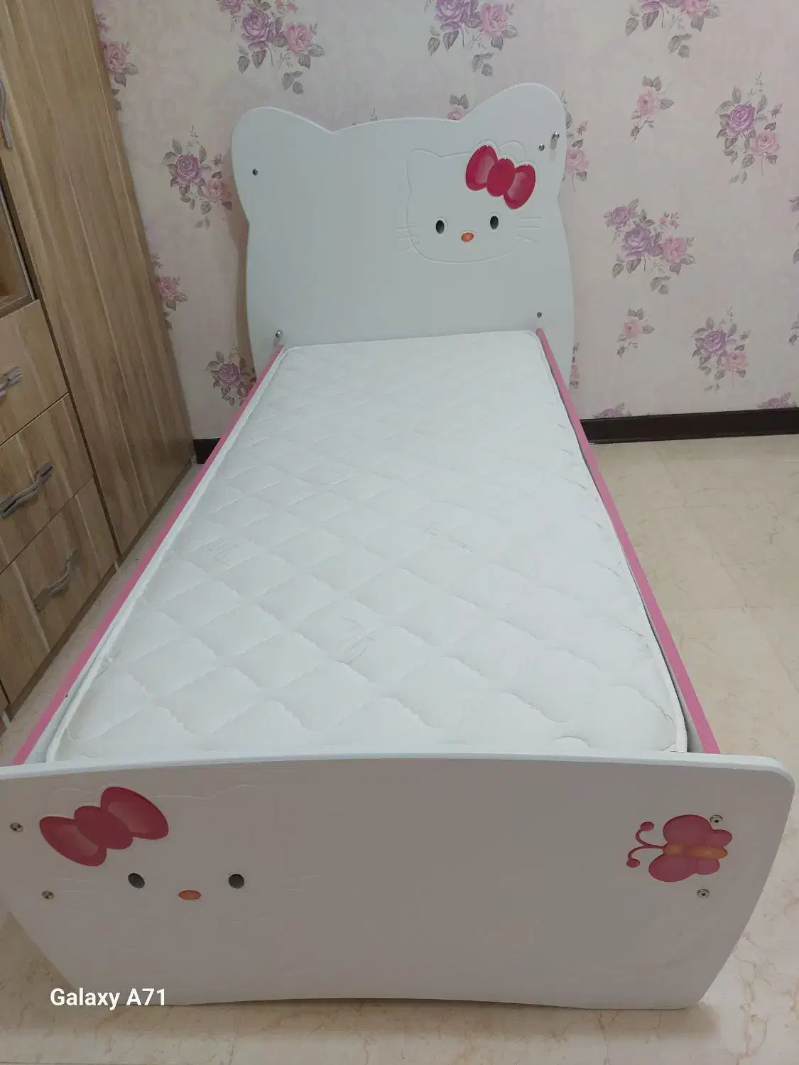 تخت و کمد و کیتی نوزاد و نوجوان|اسباب و اثاث بچه|بندرعباس, |دیوار