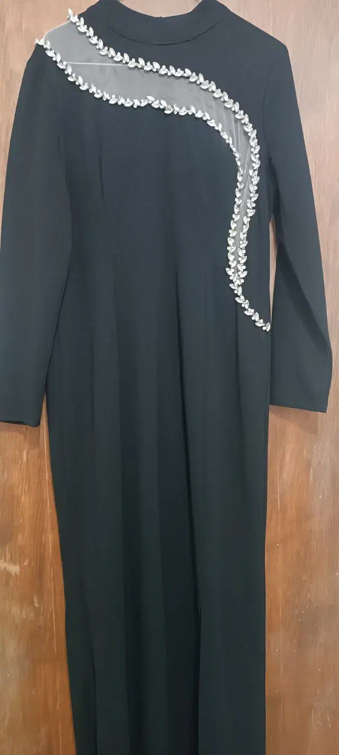 لباس مجلسی|لباس|ری, علایین|دیوار