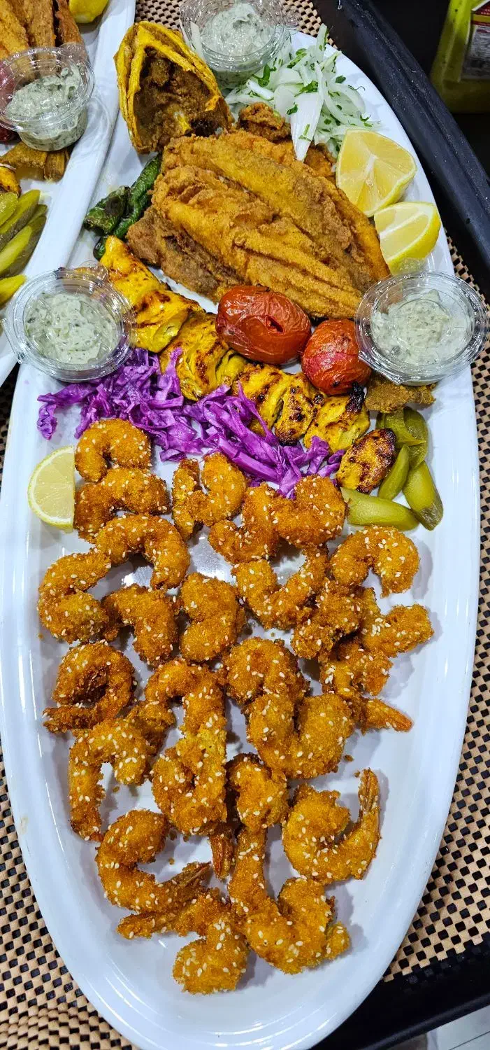 یک آشپز ماهر جهت کار در چابهار ترجیحا مجرد|استخدام خدمات فروشگاه و رستوران|چابهار, |دیوار