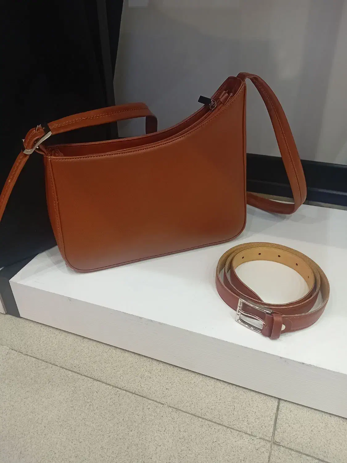 کیف و کمربند|کیف، کفش، کمربند|پردیس, فاز ۲|دیوار