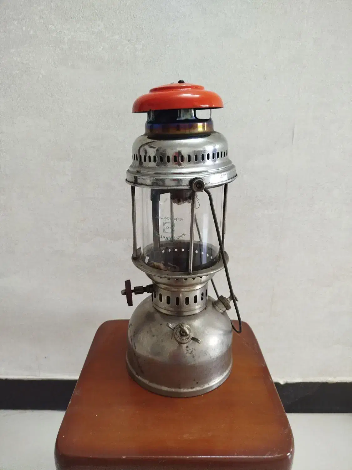 چراغ زنبوری قدیمی|کلکسیون اشیاء عتیقه|ملایر, |دیوار