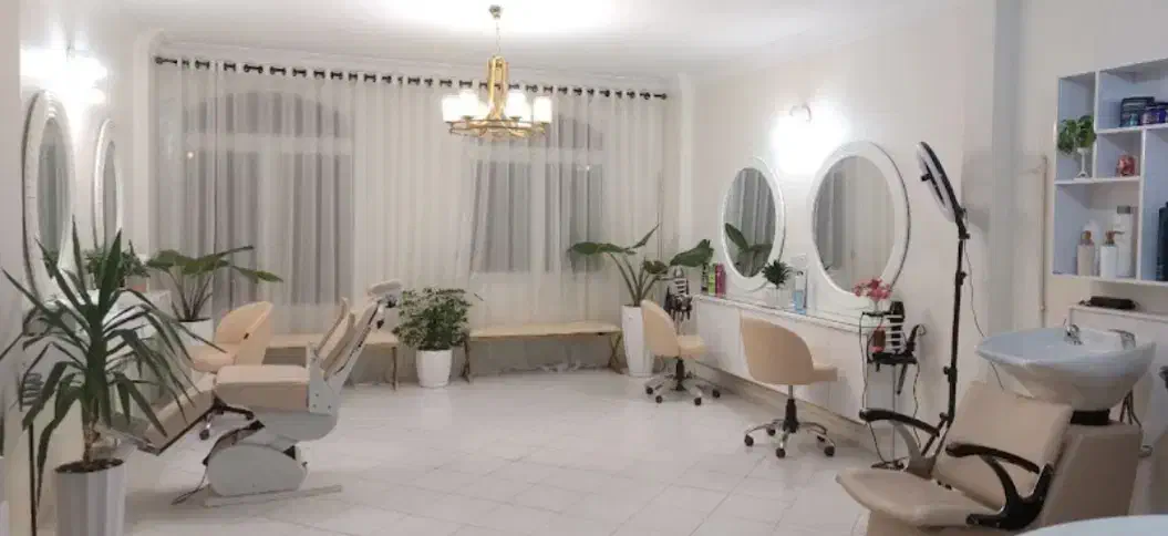 استخدام میکاپ کار حرفه ای|استخدام درمانی، زیبایی، بهداشتی|تهران, طرشت|دیوار