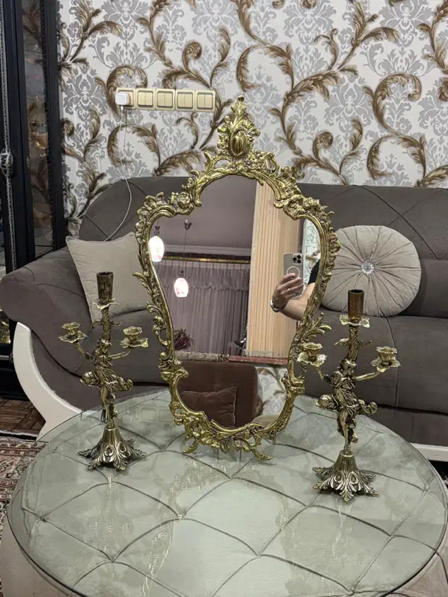 آینه و شمعدان برنزی|آینه|اردبیل, |دیوار