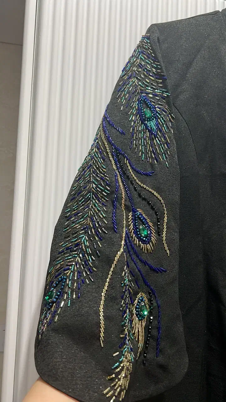 مانتو|لباس|قرچک, میرزائی شمالی|دیوار