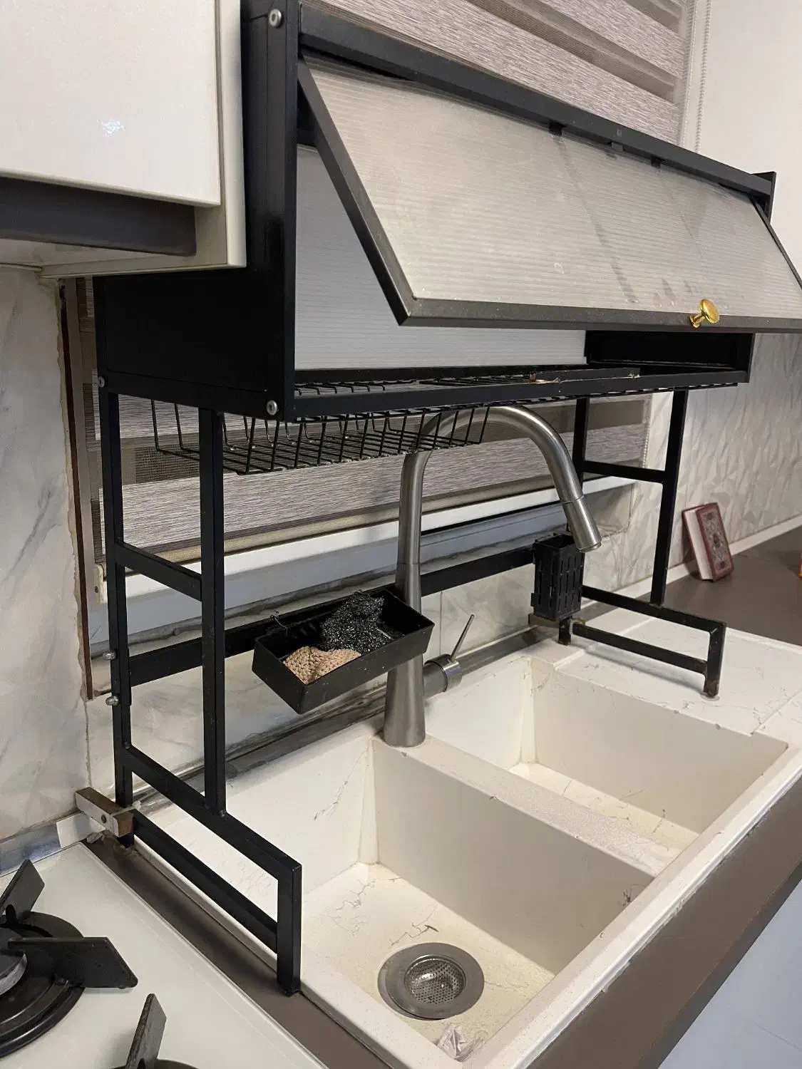 آبچکان|آب‌چکان و نظم‌دهنده ظروف|ری, دولت‌آباد|دیوار