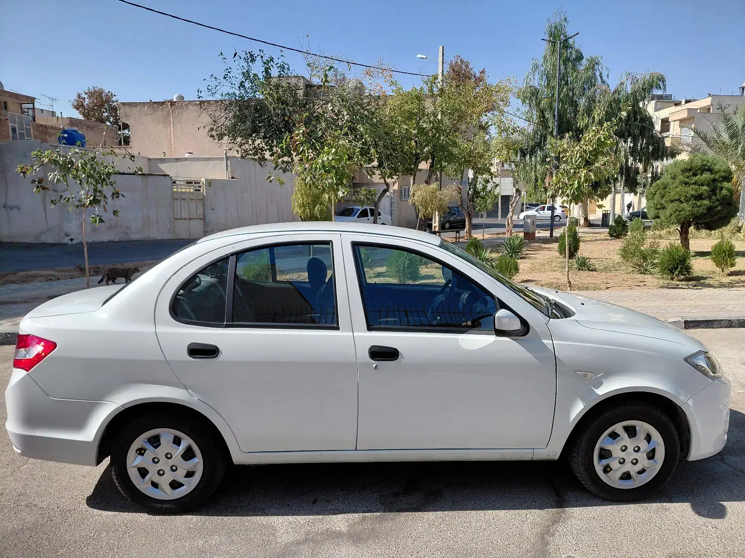 ساینا ۹۹ ( آذر ماه ) با ۱۵۰۰۰ کیلومتر کارکرد|خودرو سواری و وانت|شیراز, لاله|دیوار