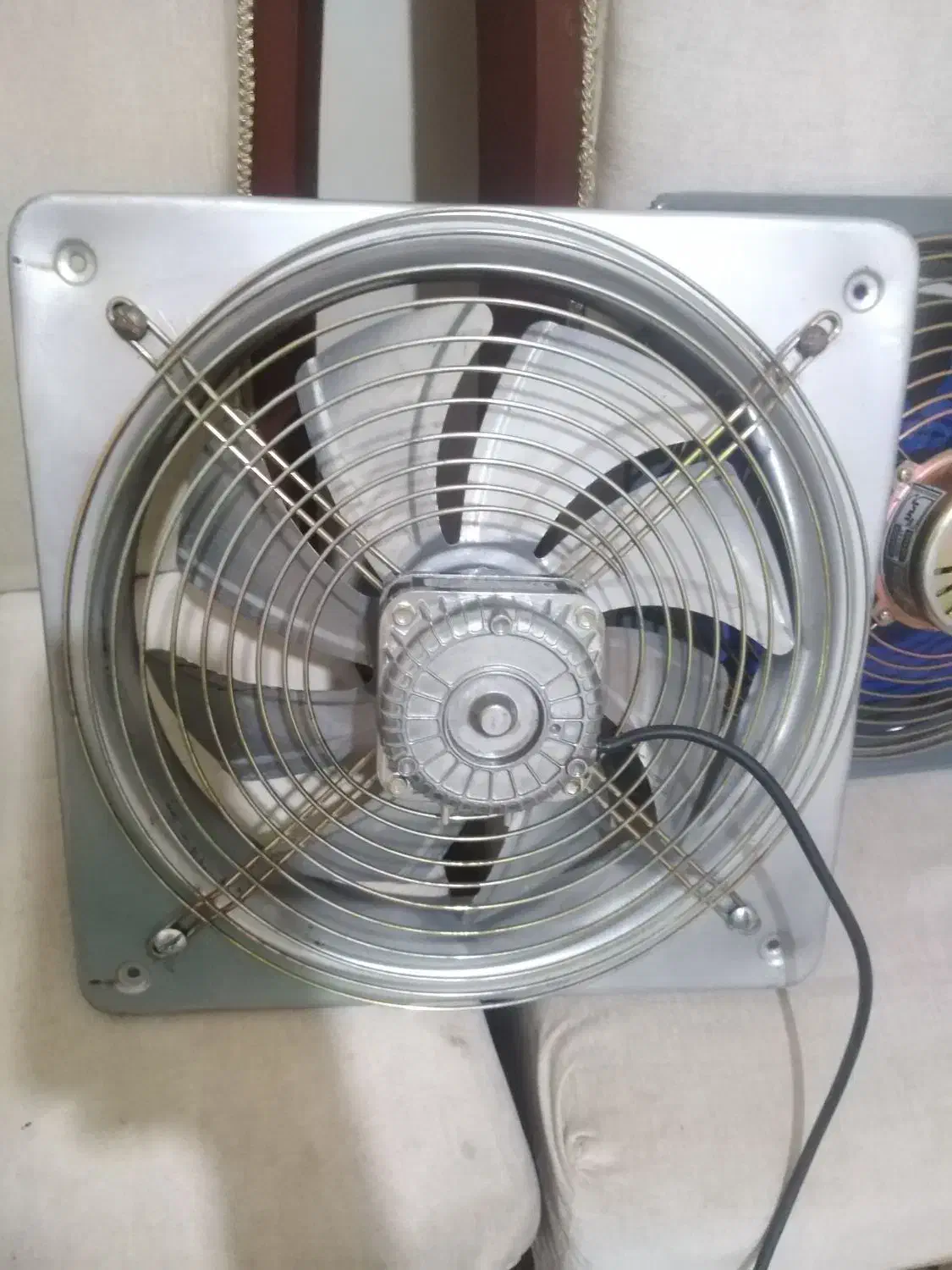 هواکش دمنده|پنکه و تصفیهکنندهٔ هوا|تبریز, |دیوار