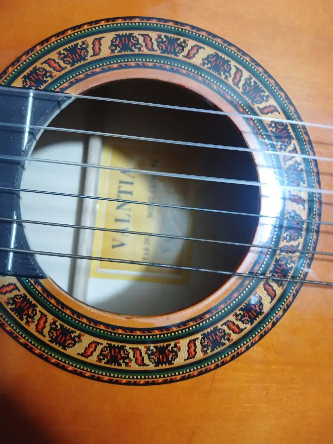 گیتار ولنتیا|گیتار، بیس، امپلیفایر|قوچان, |دیوار