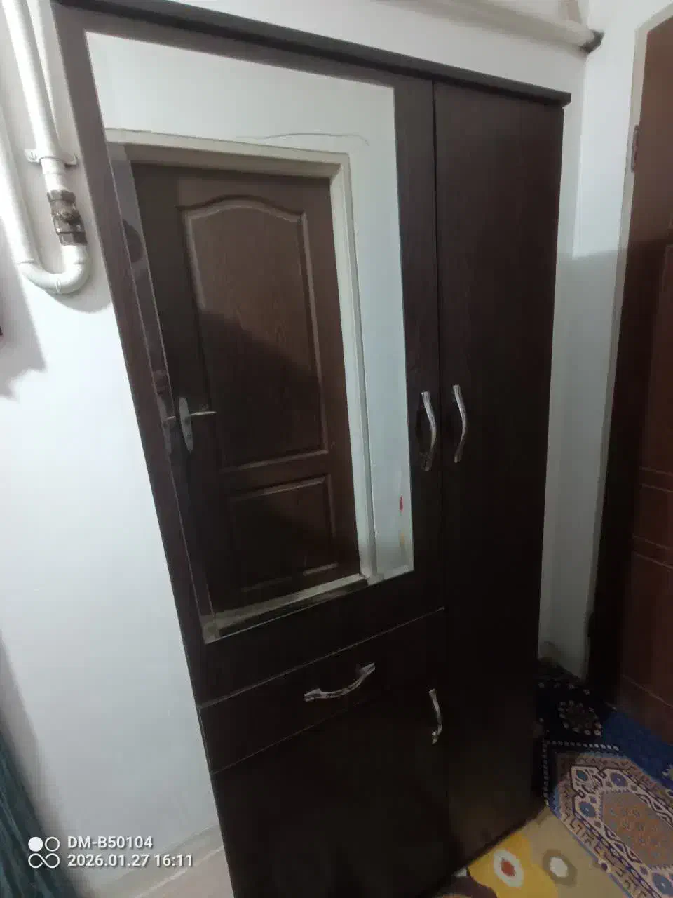 جاکفشی|جاکفشی، کمد، دراور|یزد, |دیوار