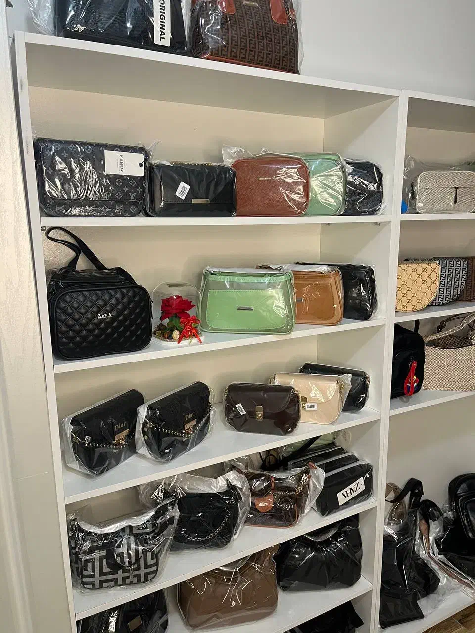 قفسه کیف|کتابخانه، شلف، قفسه‌های دیواری|اسلام‌شهر, شهرک انبیا|دیوار