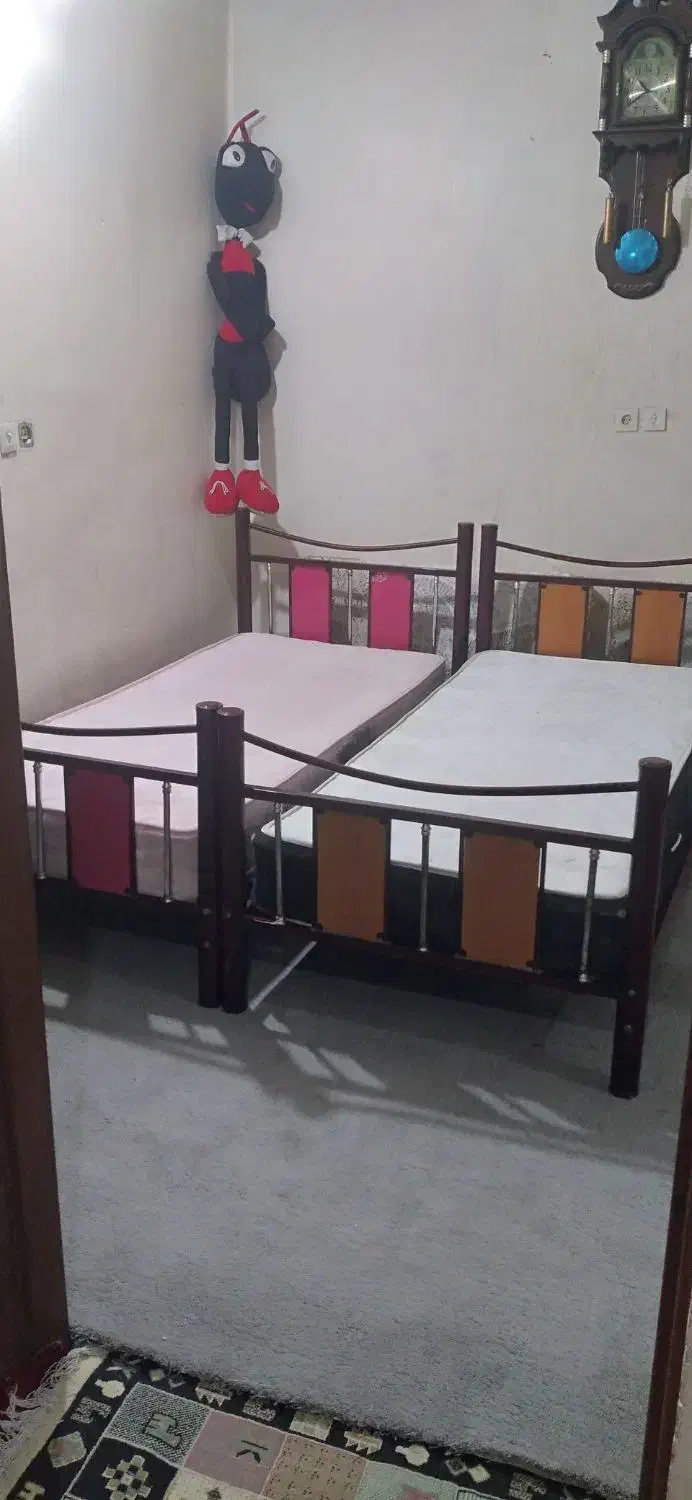 دوعدد تخت یک نفر باتشک،تمیز سالم دونه ۴میلیون|تشک تختخواب|رامهرمز, |دیوار