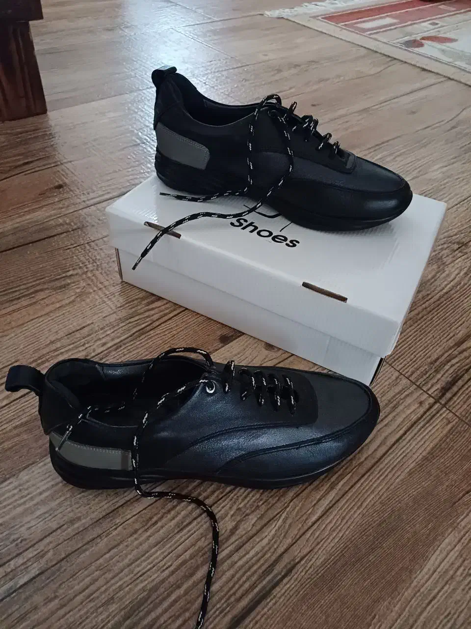 کتانی جهانی استایل - تمام چرم|کیف، کفش، کمربند|لاهیجان, رجایی|دیوار