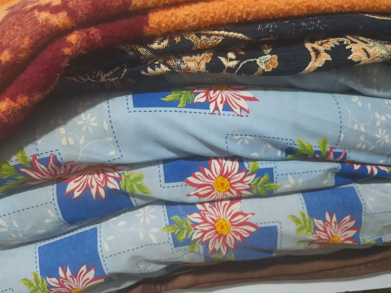 نالی|رختخواب، بالش، پتو|نورآباد, |دیوار