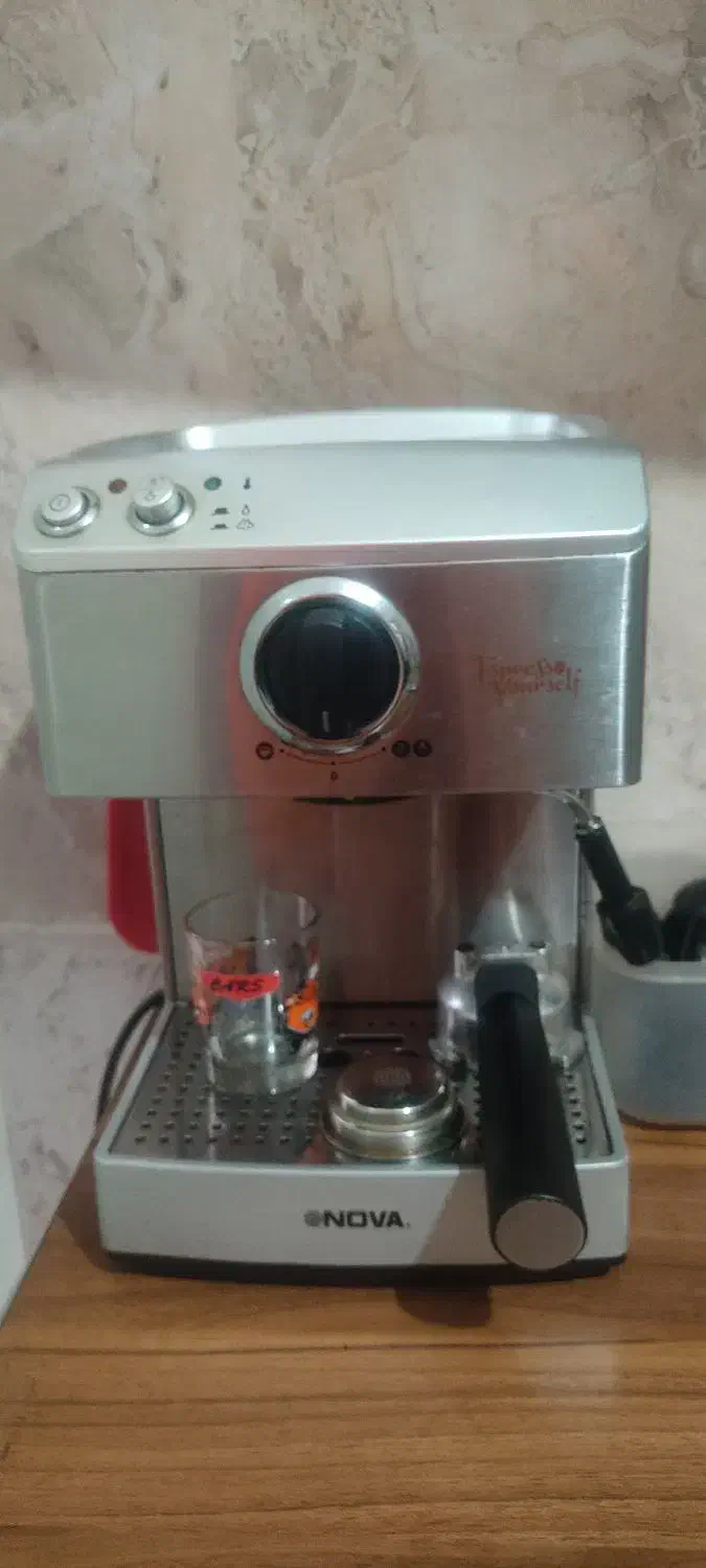 دستگاه قهوه ساز خانگی|قوری، کتری، قهوهساز دستی|پرند, فاز ۵|دیوار