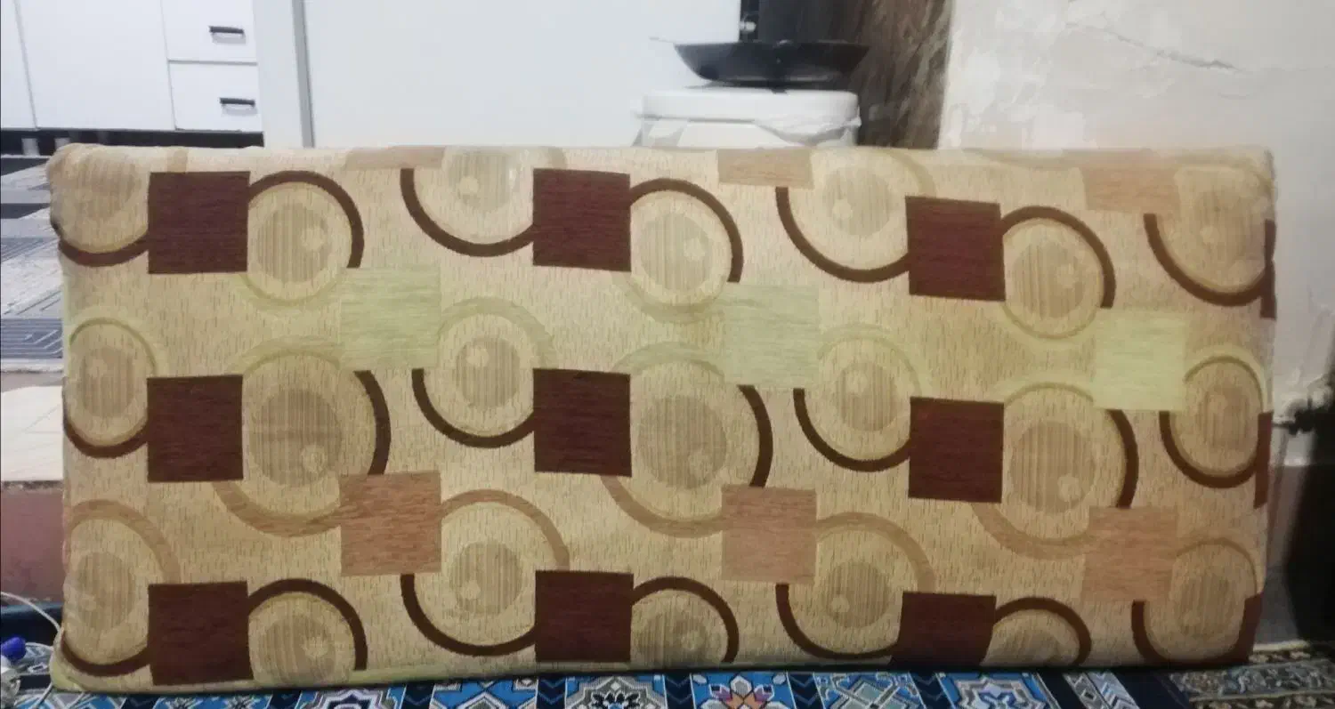 پشتی|پشتی|شیراز, لب آب|دیوار