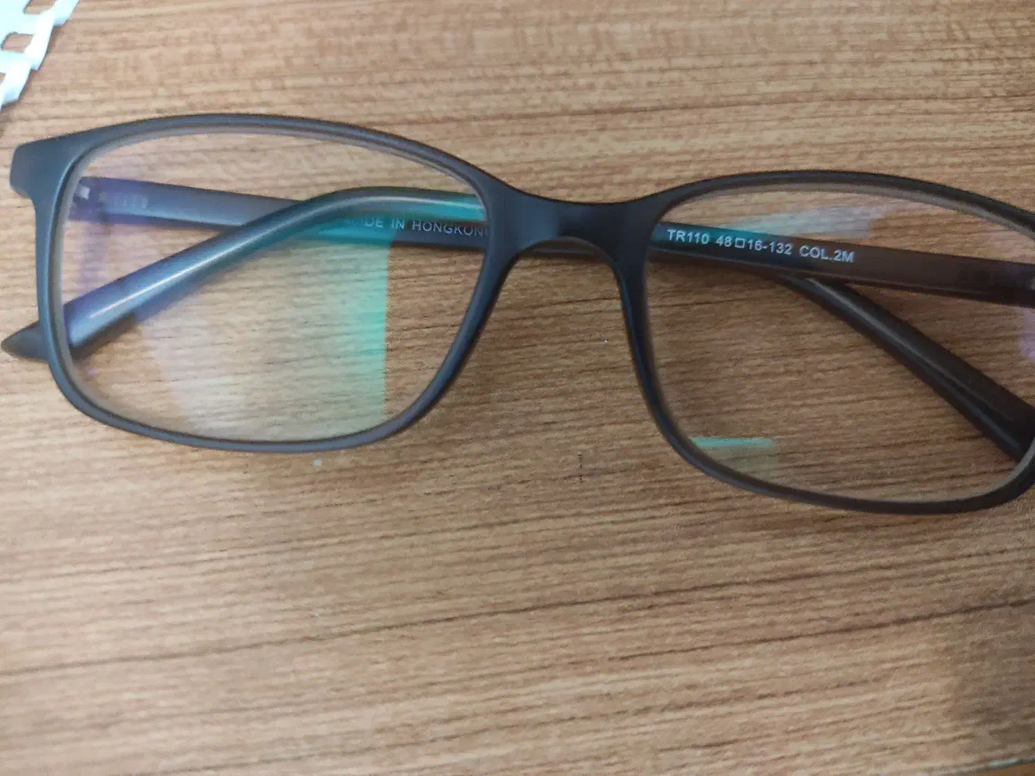 عینک|اشیا|فردیس, نگارستان|دیوار