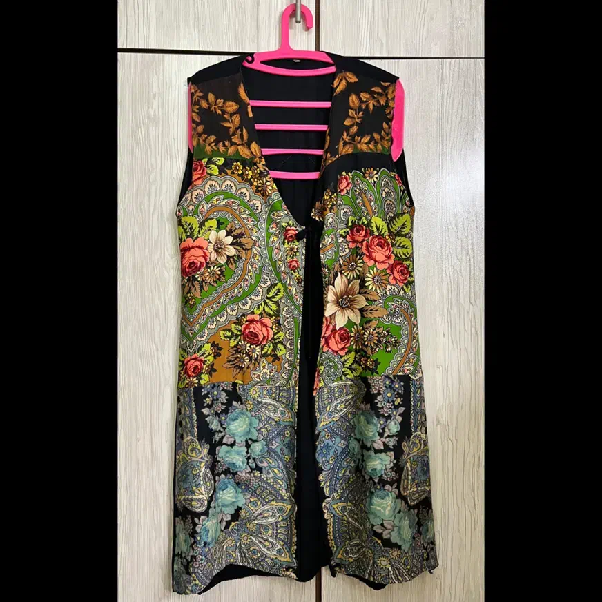 جلیقه طرح سنتی - طرح چهل تکه|لباس|رشت, معلم|دیوار