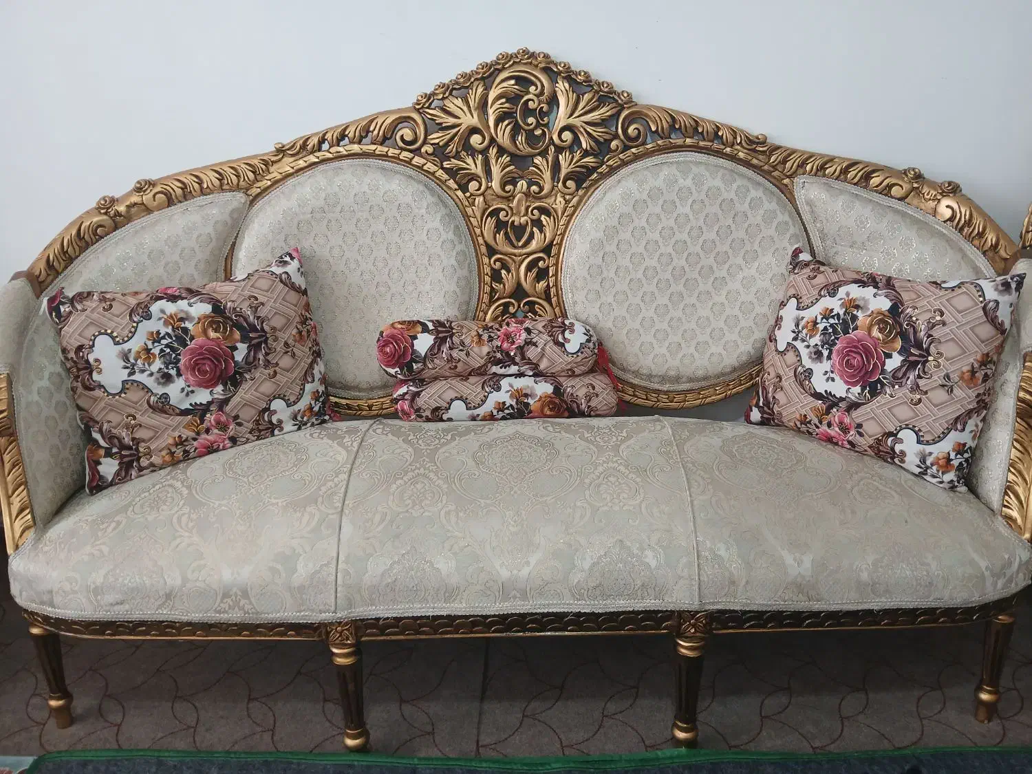 مبل ۹ نفره منبت کاری شده شیک طلایی|مبلمان خانگی و میز عسلی|مراغه, |دیوار