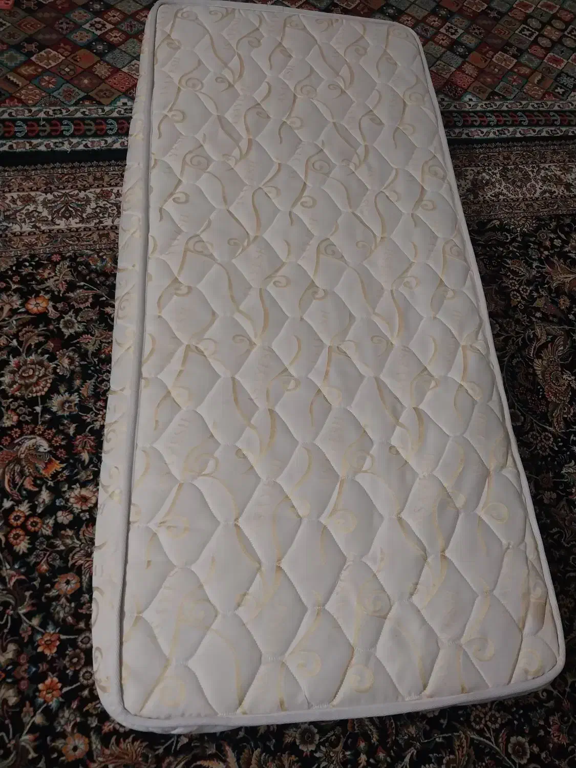 تشک بادی و معمولی|تشک تختخواب|شاهینشهر, مسکن مهر|دیوار