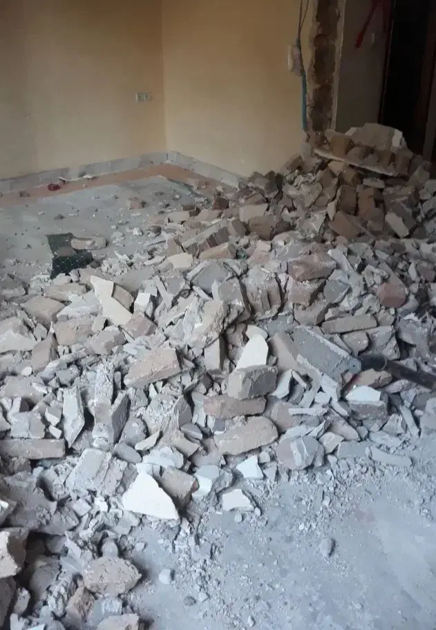 تخریب ساختمان با اکیپ کامل|خدمات پیشه و مهارت|نمین, |دیوار