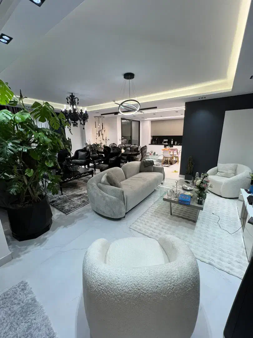 آپارتمان ۱۸۰ متری سه خواب در زعفرانیه