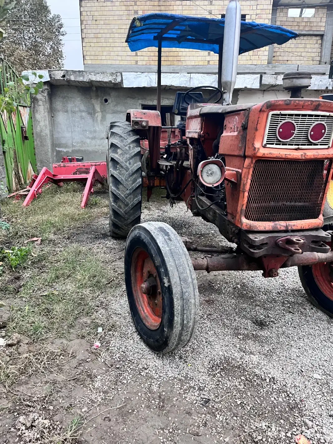 تراکتور رومانی|خودرو سنگین|رشت, پل تالشان|دیوار