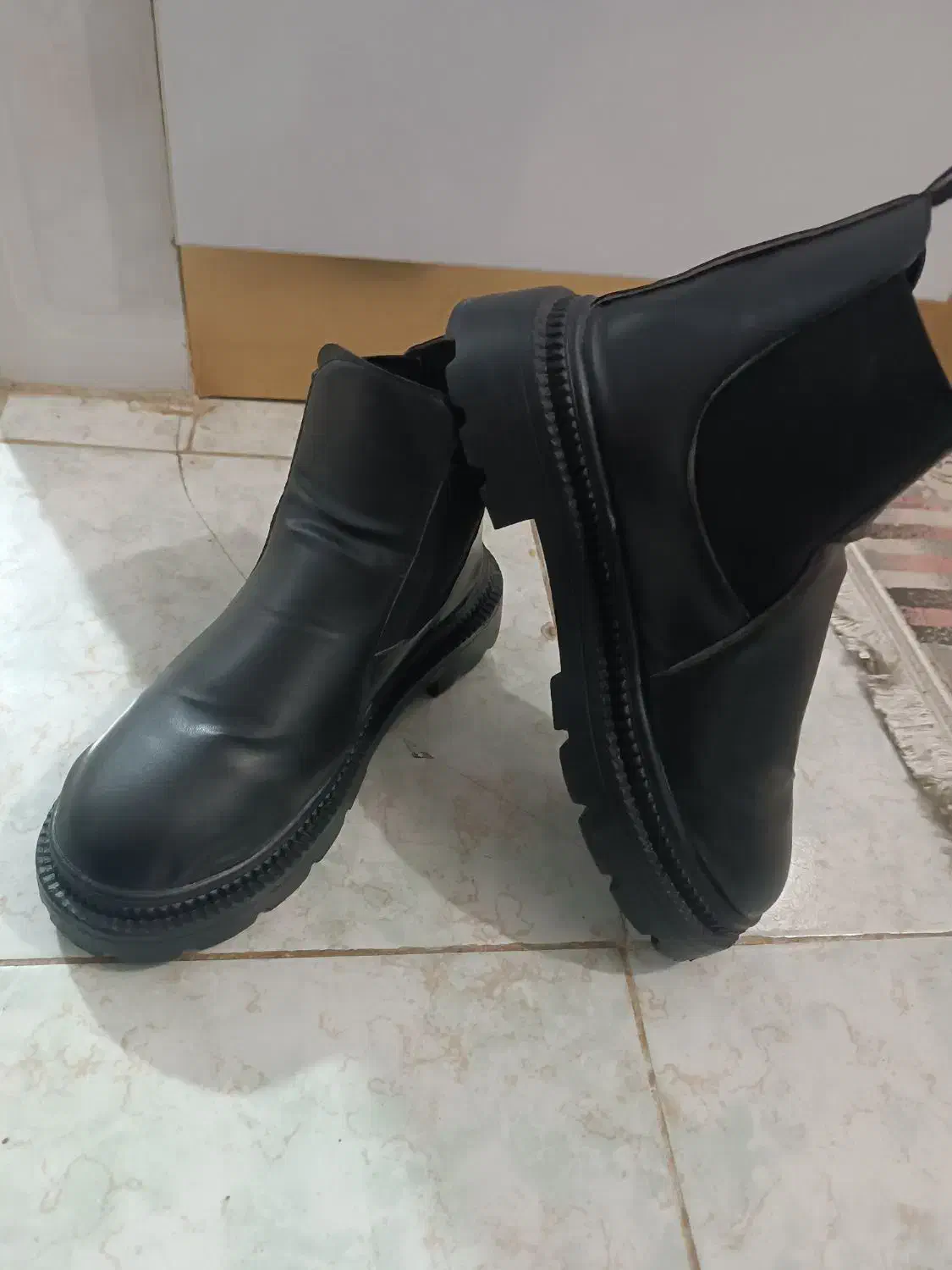 کفش نو|کیف، کفش، کمربند|اسفراین, |دیوار