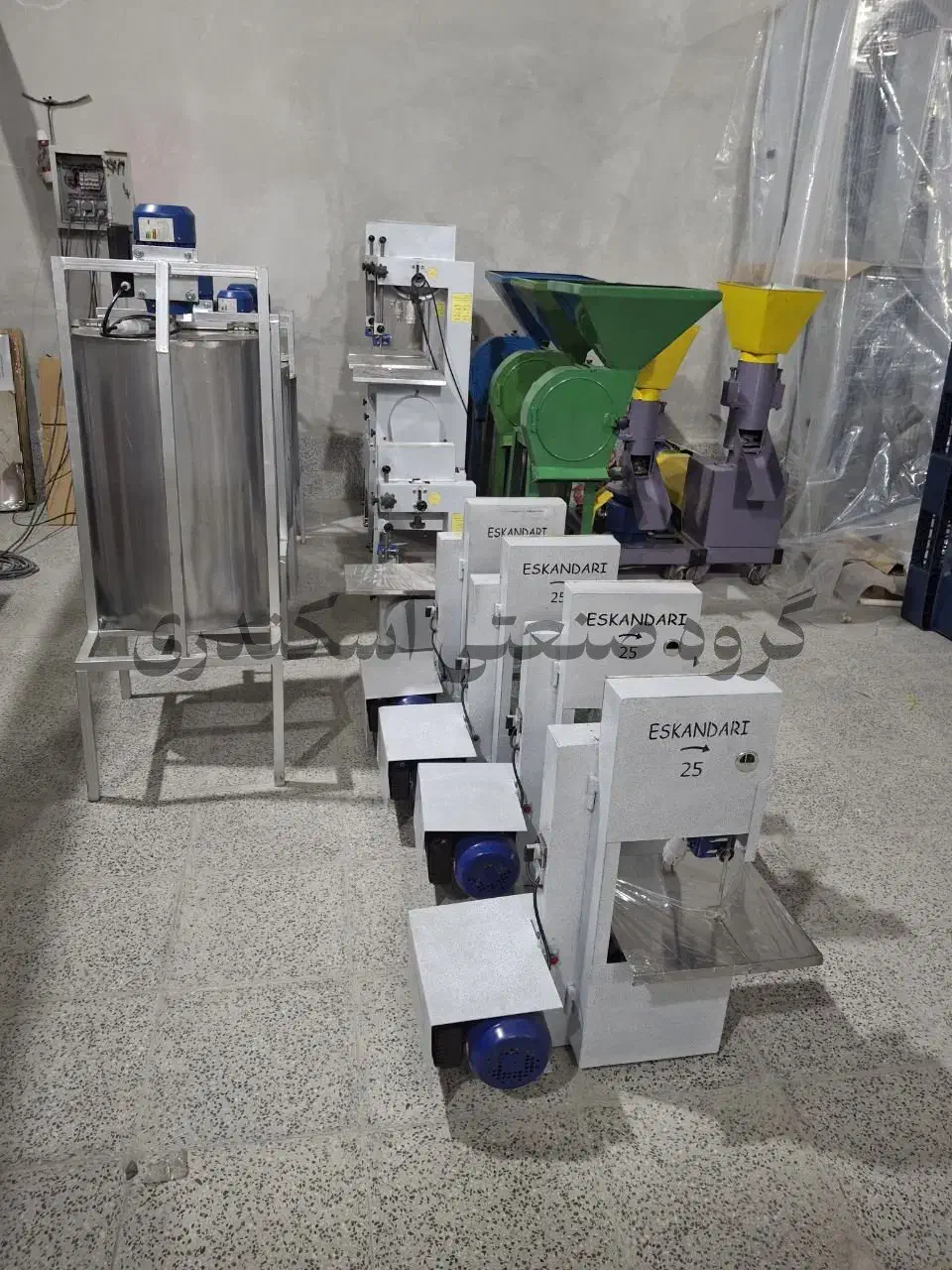 مرکزفروش ماهی بر مرغ خردکن اره استخوان قصابی|فروشگاه و مغازه|همدان, |دیوار