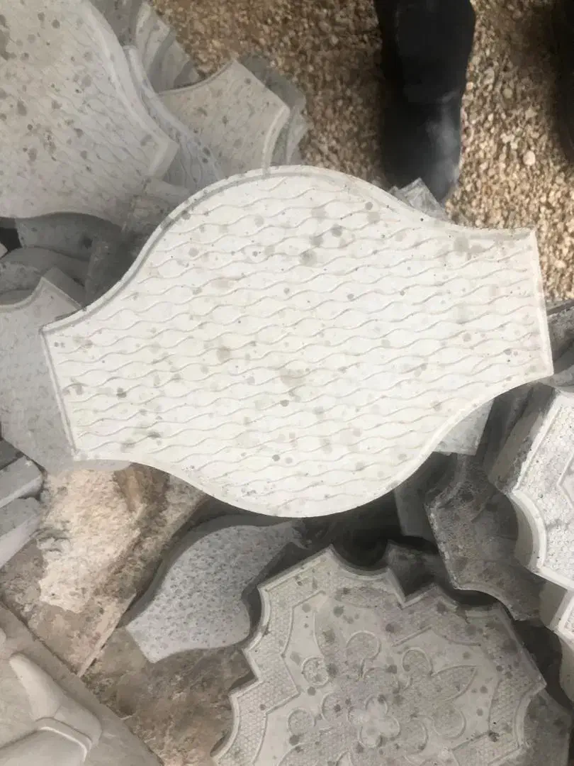 استخدام کارگر دائم جهت کار در موزاییک سازی|استخدام معماری، عمران و ساختمانی|آباده, |دیوار