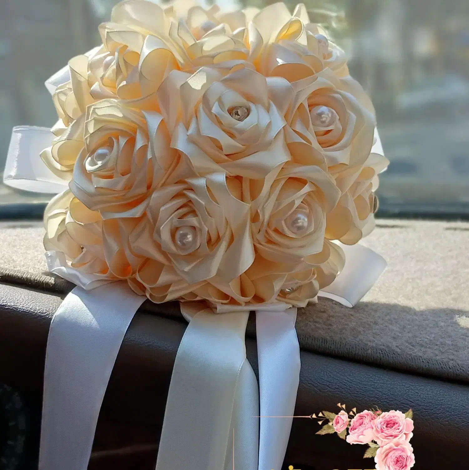 گل رز  دسته گل باکس  با تخفیف ویژه برای روز مادر|گل مصنوعی|شاهین‌شهر, گزبرخوار|دیوار