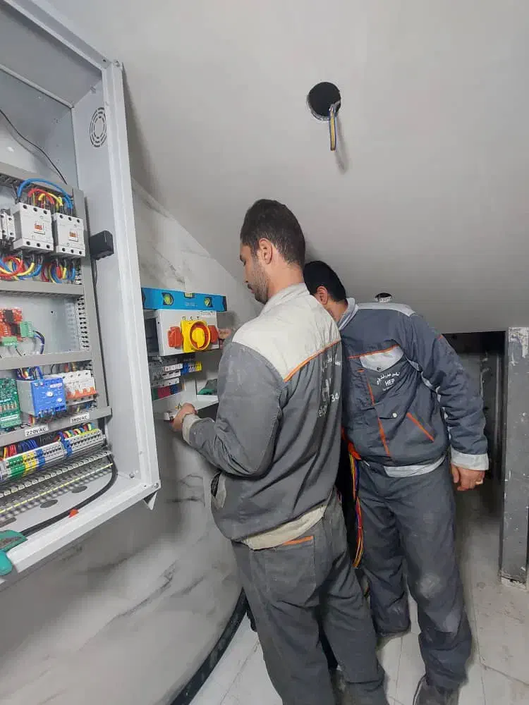 نیازمند ۲ کارآموز علاقمند به اسانسور|استخدام صنعتی، فنی، مهندسی|دماوند, گیلاوند|دیوار