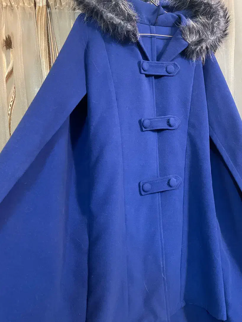 پالتو|لباس|سبزوار, قصبه شرقی|دیوار