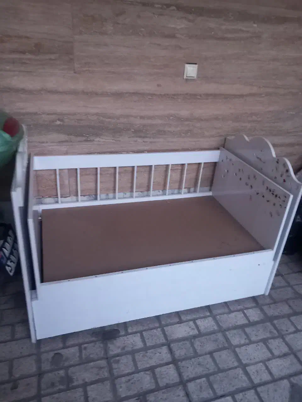 تخت کودک نوزاد|تخت و صندلی بچه|مشهد, استاد یوسفی (شهرک غرب)|دیوار