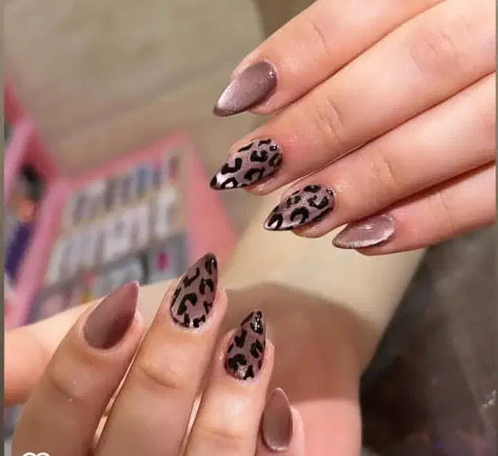 کاشت ناخن.|خدمات آرایشگری و زیبایی|مشهد, ایثار|دیوار