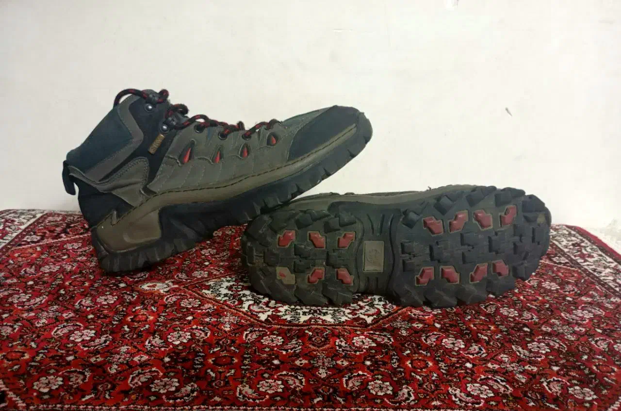 بوت پوتین کوهنوردی اورجینال|کیف، کفش، کمربند|همدان, |دیوار