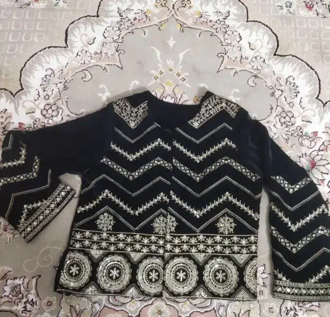 کت مجلسی سوزندوزی|لباس|زابل, |دیوار