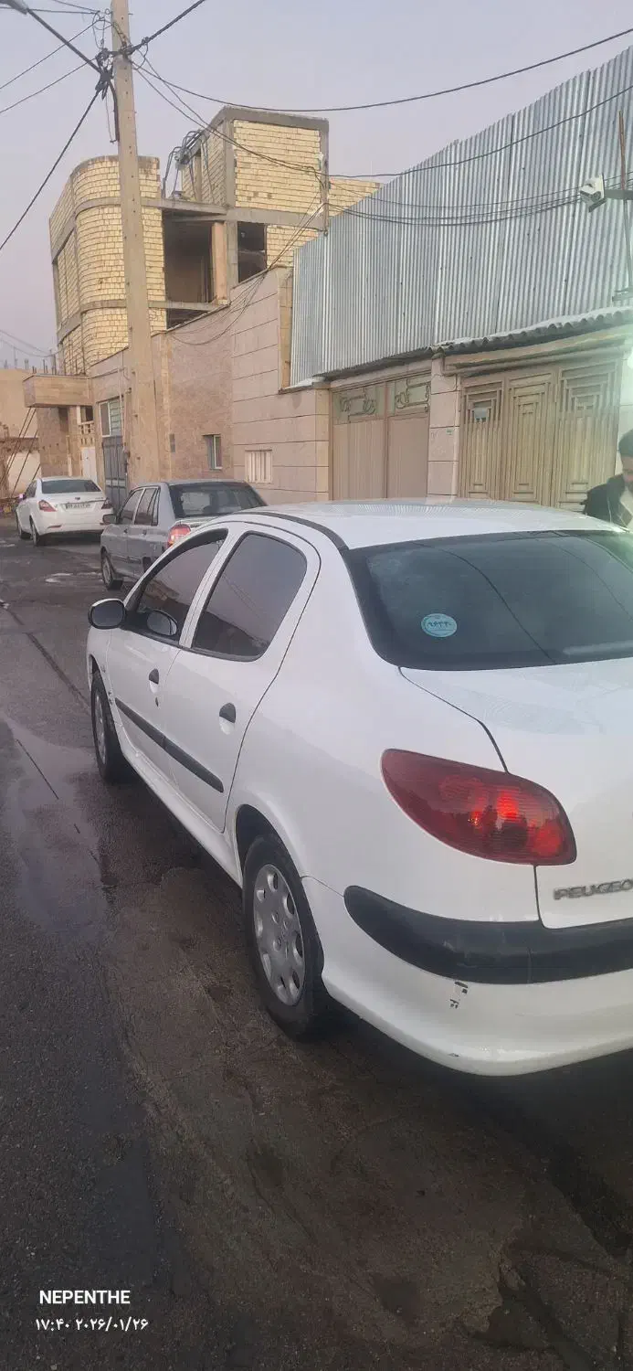 سواری ۲۰۶ صندوق دار|خودرو سواری و وانت|آباده, |دیوار