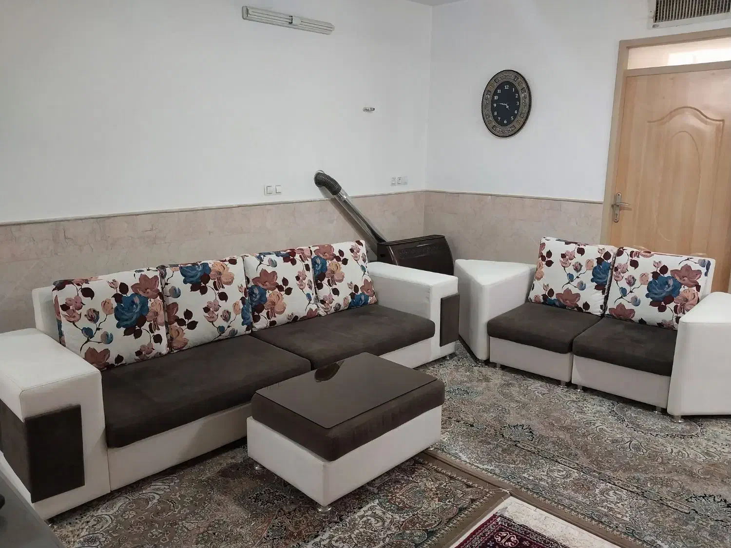 نهارخوری ۶ نفره و مبل راحتی ۶ نفره چرم ومخمل|مبلمان خانگی و میز عسلی|آباده, |دیوار