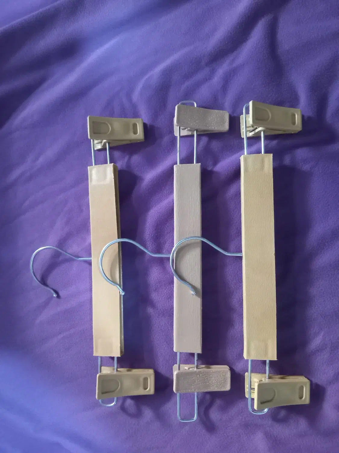 چوب لباسی|بندرخت و رخت‌آویز|لاهیجان, لیالستان|دیوار