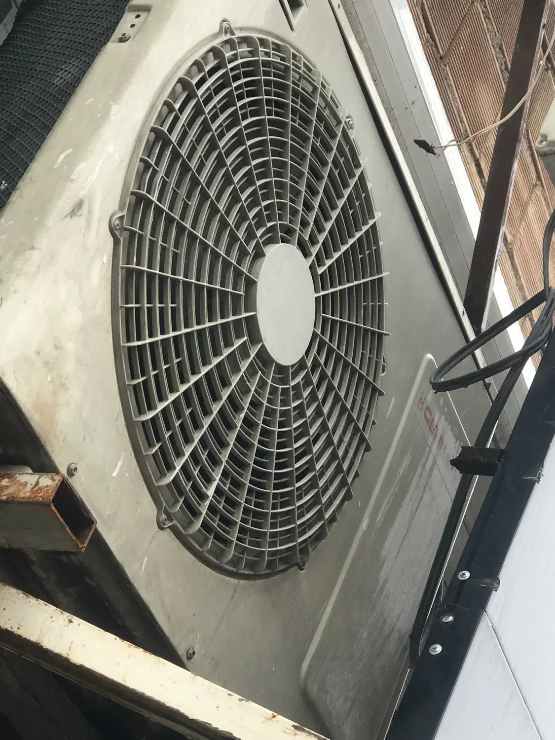 کولر گازی در حد نو|کولر گازی و فن‌کوئل|نیشابور, گنبد سبز|دیوار