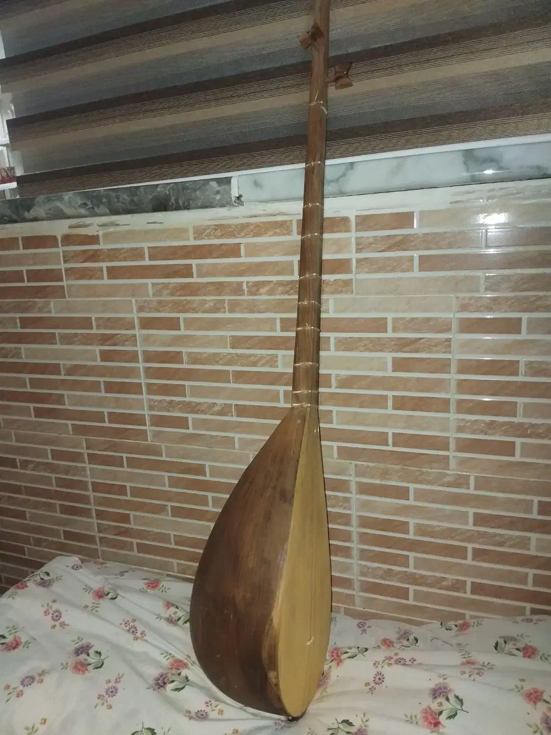 دوتار قدیمی سالم و پرداخت شده|سازهای سنتی|تربت جام, میان جام|دیوار