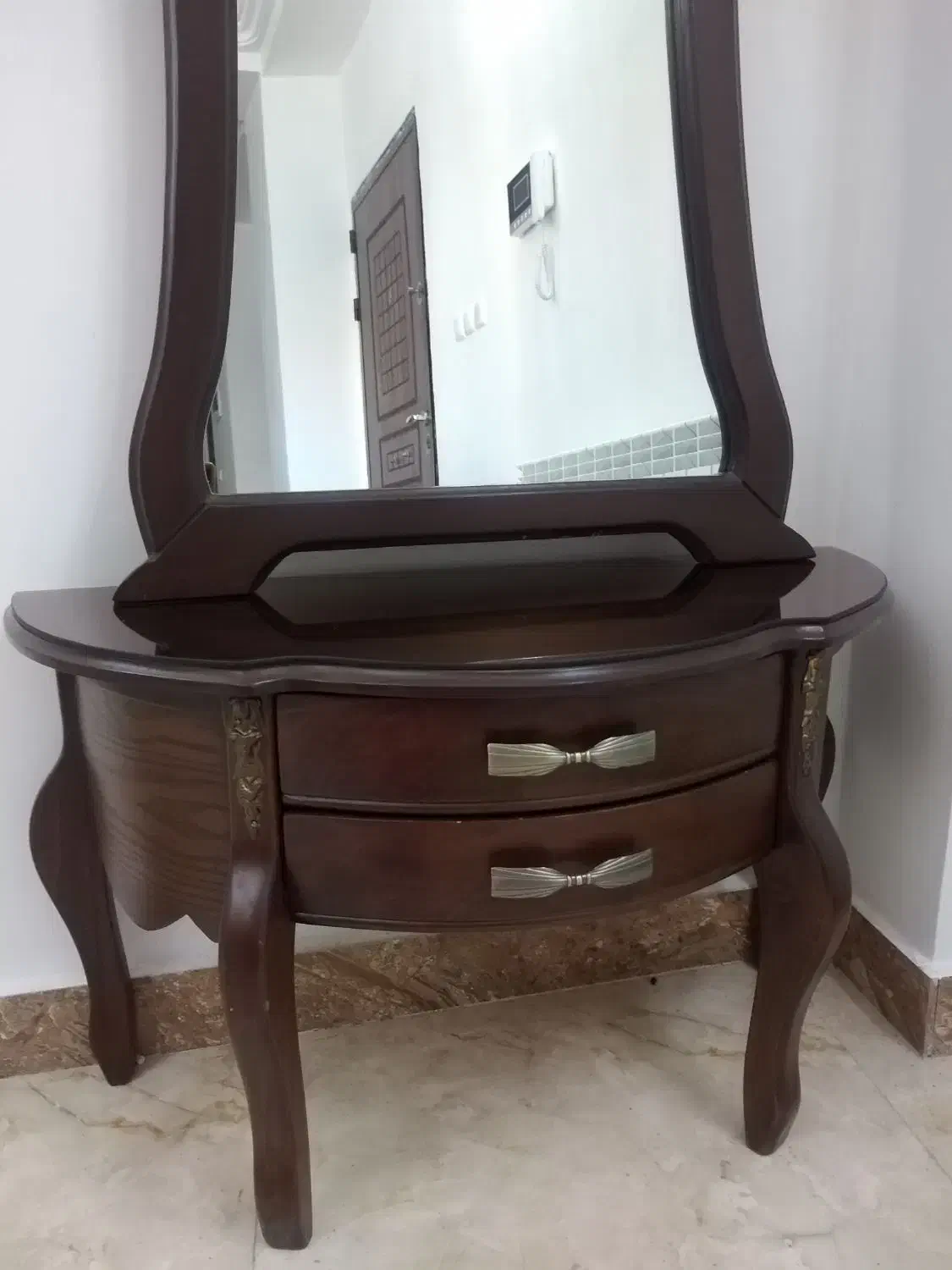 آینه کنسول چوبی خیلی نو وتمیز|بوفه، ویترین، کنسول|قائمشهر, |دیوار