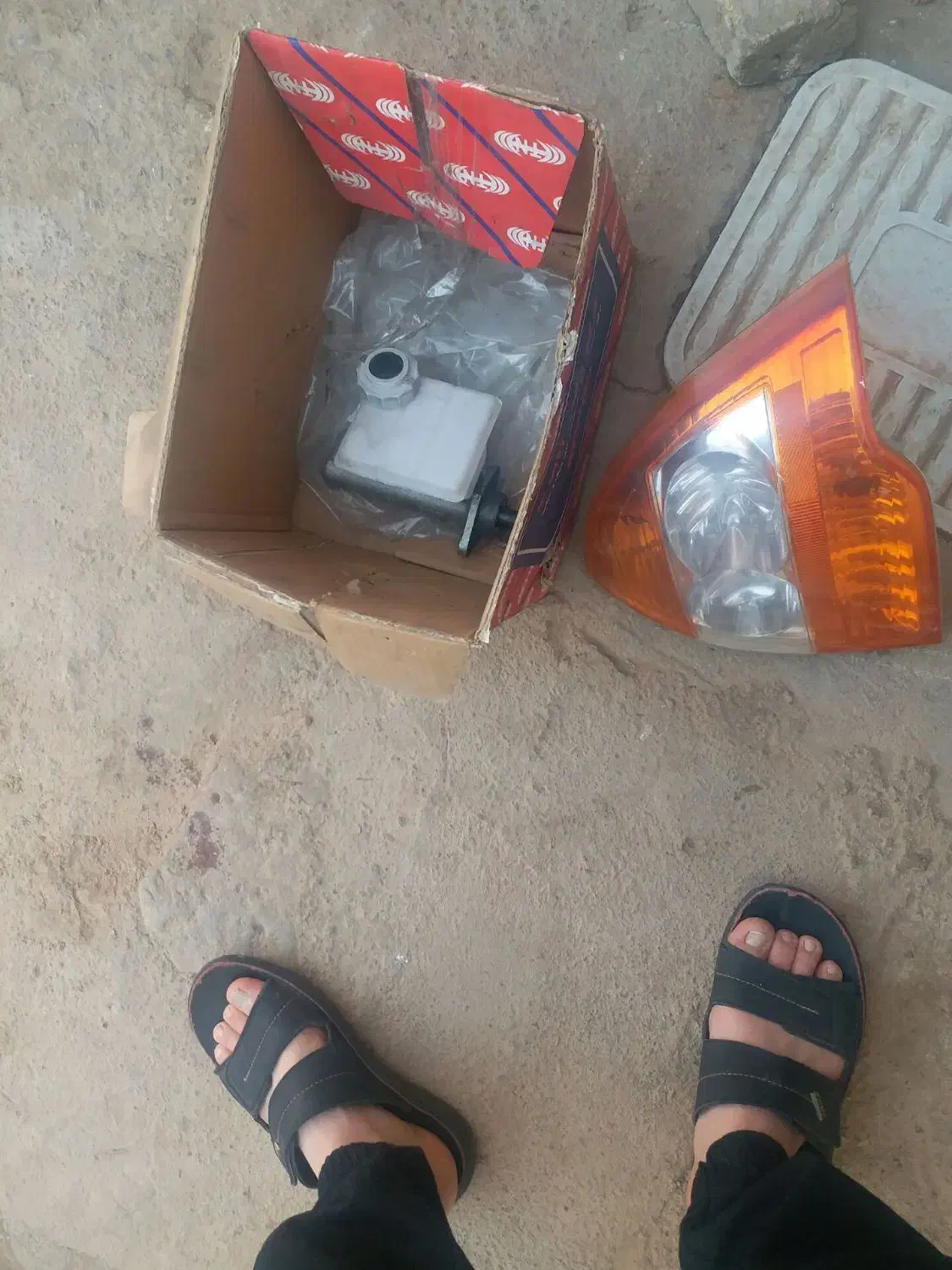 اتاق وانت و پمپ ترمز پیکان|قطعات یدکی و لوازم جانبی|خواجه, |دیوار