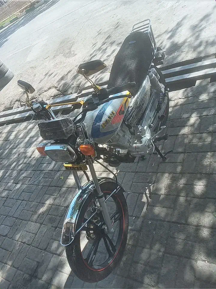 موتور ۴۰۴ یک ماه کارکرد|موتورسیکلت|بروجرد, |دیوار