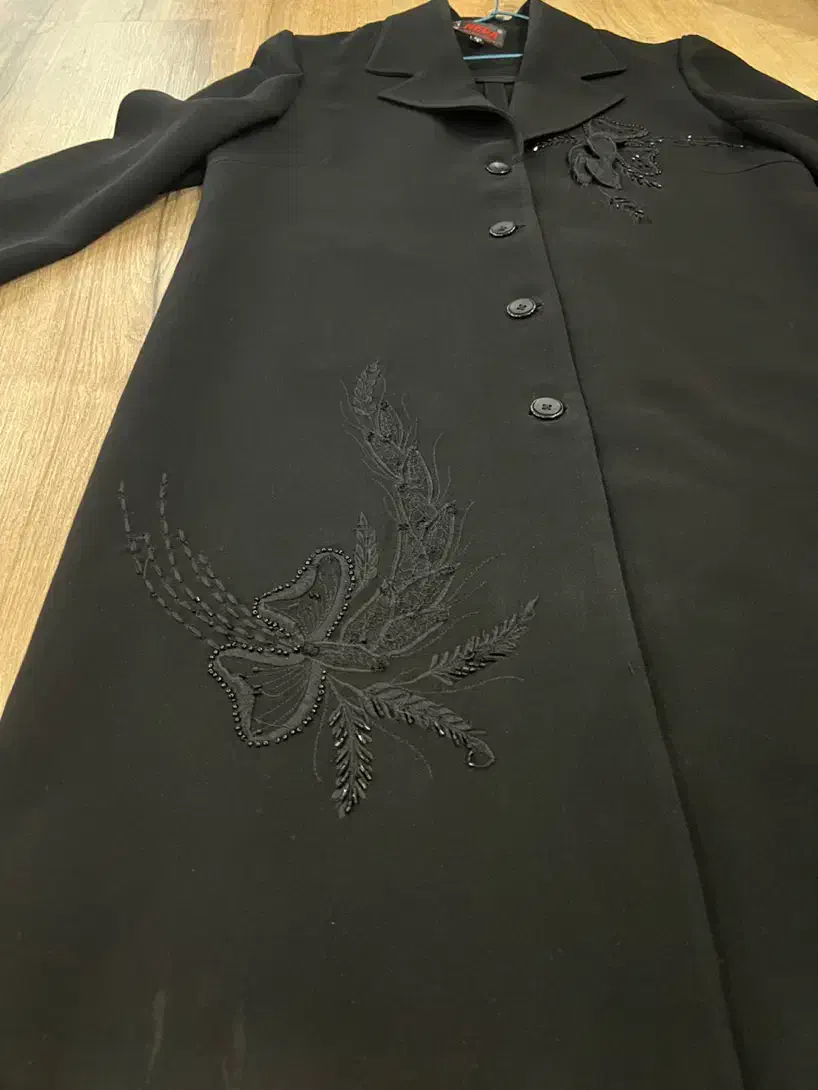 مانتو مجلسی مشکی|لباس|رشت, پارک شهر|دیوار